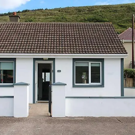 2 Bedroom The White House Apartment Cahersiveen